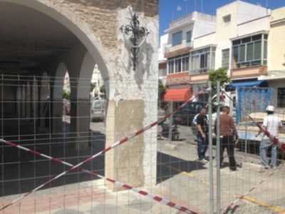 Comienza la reparación de la cubierta exterior del mercado municipal de abastos(Chipiona)