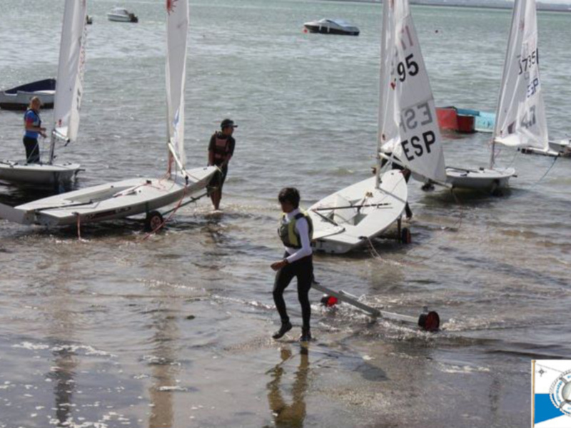 Ayuntamiento y Club de Actividades Náuticas iniciarán a los escolares locales en el deporte de la vela(Chipiona)