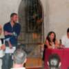La presentación de la novela En otro tiempo, en otro lugar logra abarrotar las instalaciones del Castillo.(Chipiona)