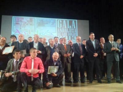Un lazo negro en la Gala Andaluza de los Bolos
