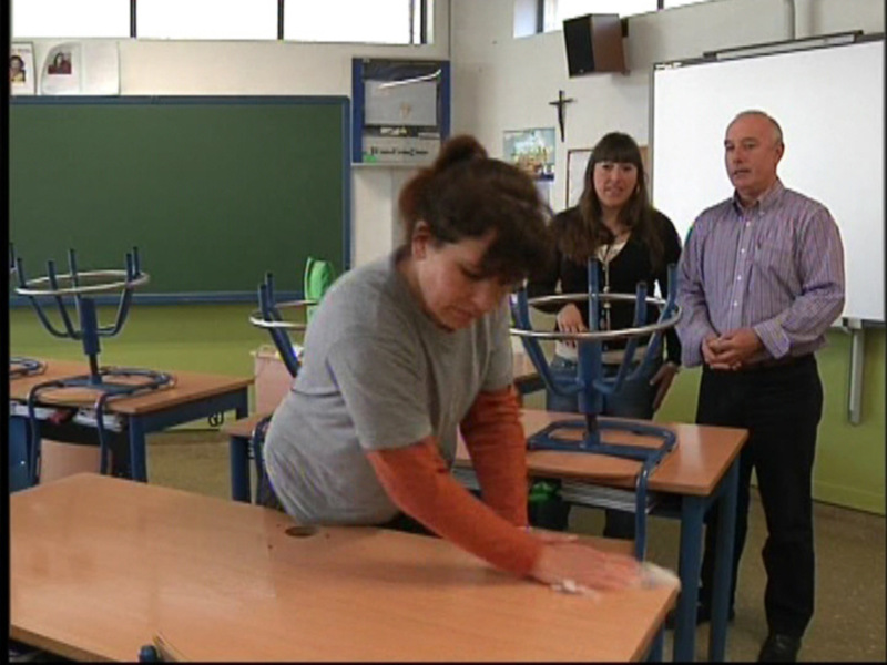 Educación llevó a cabo la limpieza general programada en los colegios de la localidad durante las vacaciones de Navidad(Chipiona)