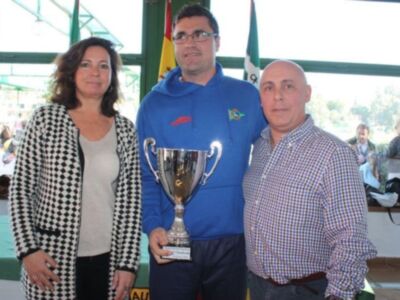 El Náutico Sevilla retiene el Trofeo Interclubes de piragüismo