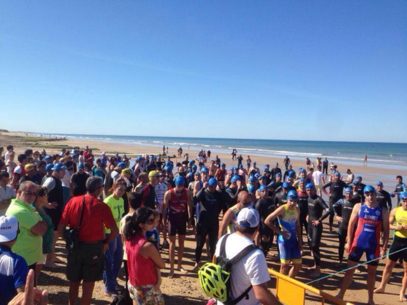 El ÂIII Triatlón Cros ÂPlayas de ChipionaÂ contó con la participación de 110 deportistas