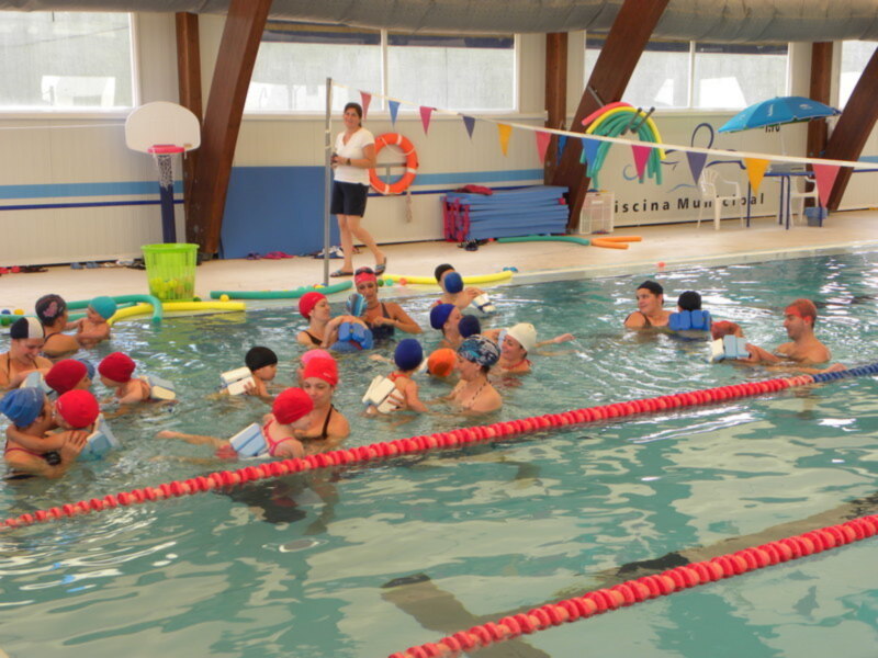 El programa de natación escolar 2013/2014 culmina habiendo duplicado el número de escolares que han participado el mismo(Chipona)