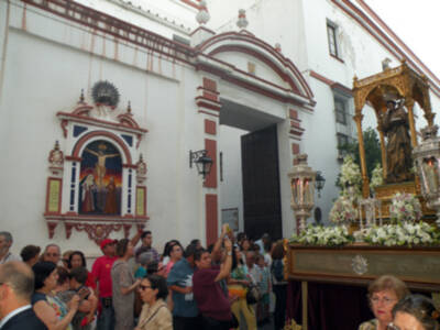 Sevilla .Desde la Iglesia Conventual Franciscana de San Vicente, Procesión de San Antonio de Padua.