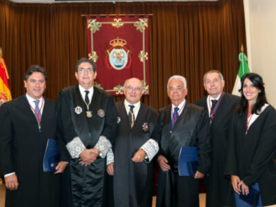 Medallas al Mérito en el Servicio a la Abogacía a los letrados Juan Antonio Mora Cabo, Juan Antonio Navas Córdoba, José Manuel Sánchez Carrillo y Reyes Gallardo Navarro