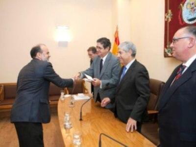 La Fundación Andrés Villacieros ha entregado 90.000 euros en Ayudas a Comedores Sociales e Instituciones benéficas y Becas a estudiantes