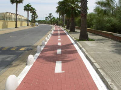 Izquierda Unida de Chipiona apuesta por la creación de un carril bici de casi 4 Km que conectará las Tres Piedras con el carril bici de la Vía Verde.