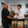 Antonio Peña entrega a la Policía Local cinco equipos portátiles de intercomunicación y uno más para coche patrulla(Chipiona) 
