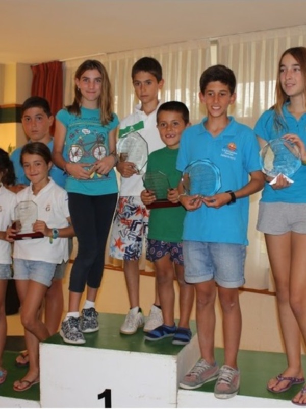 El 40º Trofeo Club Náutico Sevilla de la clase Optimist se queda en el Guadalquivir