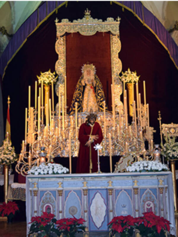 Provincia de Sevilla. Altar de cultos en honor de la Venerada virgen de la Esperanza de Alcalá del Río.