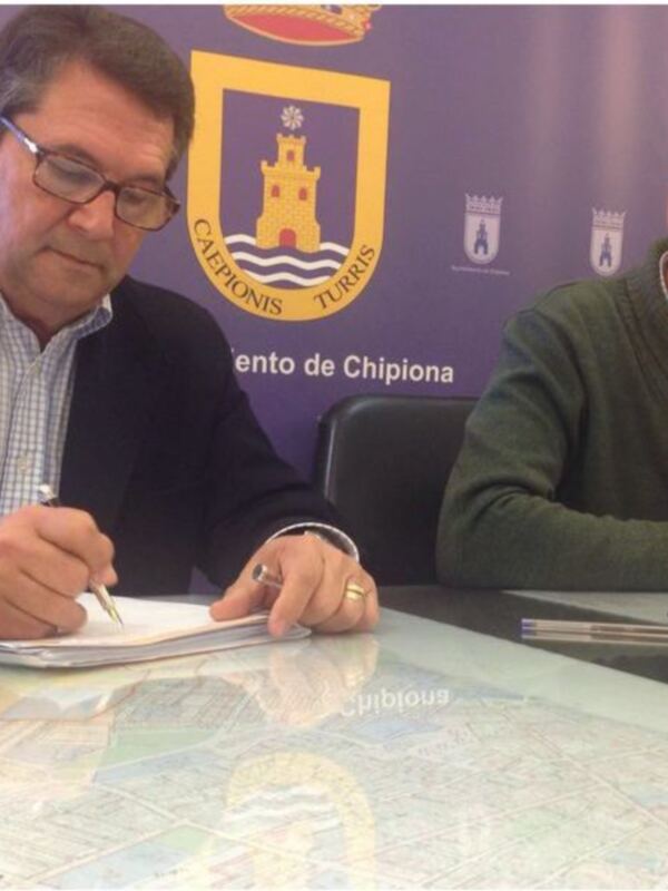 Antonio Peña anuncia que la Junta ha autorizado el proyecto de la estación de bombeo de la calle Chapetón 