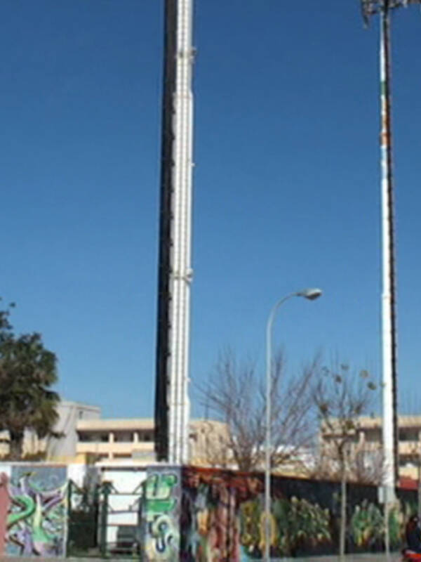 Retirada una de las antenas de telefonía móvil de La Laguna