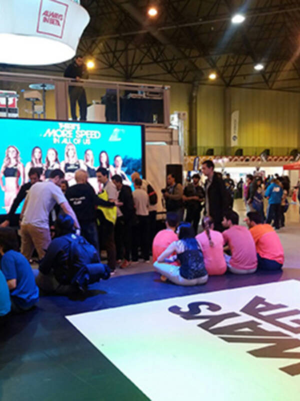 FIBES recibe a los participantes de la Maratón de Sevilla 2016