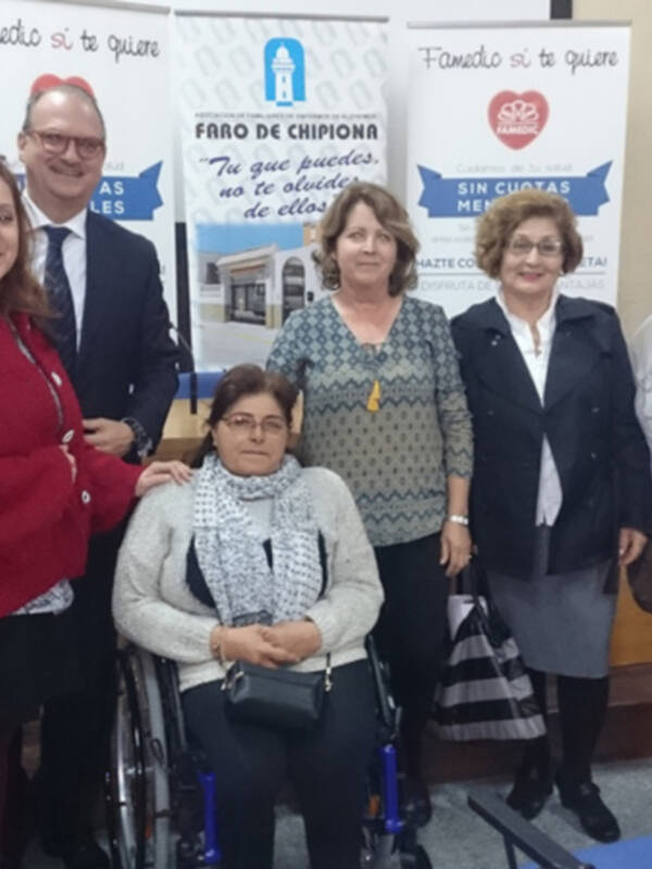 Alzheimer y DKV Famedic firman un convenio que reportará ventajas a la asociación y los usuarios