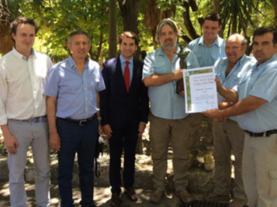 El Ayuntamiento de Cabra (Córdoba) recibe el XXI Premio de la Asociación Española de Parques y Jardines Públicos.