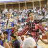 Lleno en los tendidos y Puerta Grande para El Fandi y Cayetano