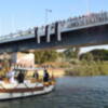 Fiesta en el rio Guadalquivir por la procesión del Carmen de Calatrava