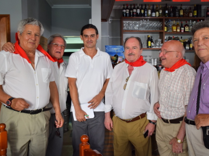 La colonia de Navarra en Sevilla y socios del hogar navarro celebraron las fiestas de San Fermín en la ciudad hispalense.