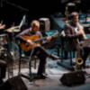 La Bienal y José María Gallardo rinden tributo a Paco de Lucía ofreciendo su “canción andaluza” en el Real Alcázar.