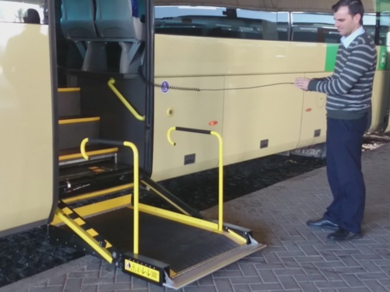 Chipiona ya cuenta con servicio de autobuses adaptados a personas con movilidad reducida para la comunicación con Cádiz y San Fernando