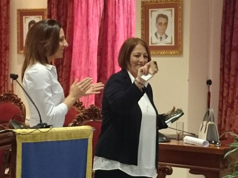 La exconcejala María Luisa Gallego homenajeada en la celebración del Día de la mujer en Chipiona