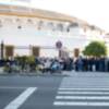 Largas colas que denotan una gran expectación para la Feria