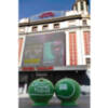 Ecovidrio y el Mutua Madrid Open llenan Madrid con pelotas de tenis gigantes para promover el reciclaje de vidrio