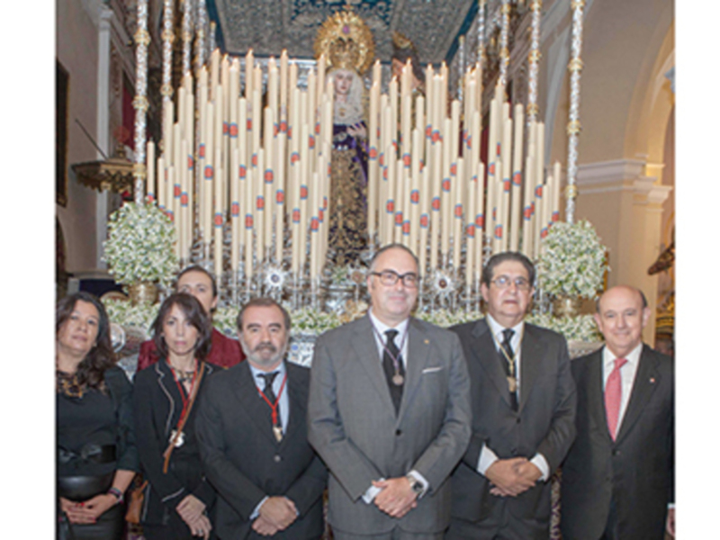 Entrega del Baston de Mando del Colegio de Abogados a la Virgen de la Concepción de la Hermandad del Silencio
