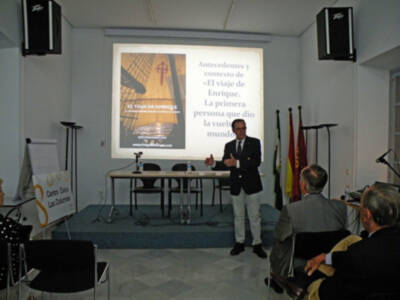 Presentación en la casa de las columna del libro, “El Viaje de Enrique, la primera persona que dio la vuelta al mundo” de José Fernández Díaz