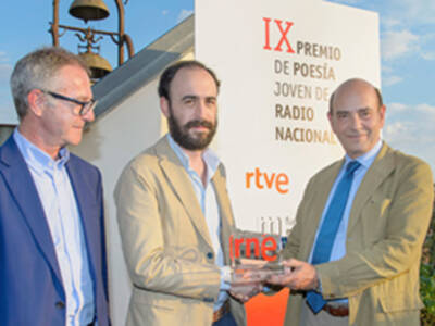 Gonzalo Gragera recoge el IX Premio de Poesía Joven RNE
