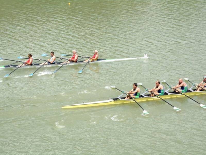La cuarta regata de la Copa de Andalucía y el regional de veteranos de remo, en la dársena del Guadalquivir