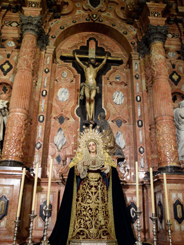 Regresa la Hermandad sevillana de Molviedro a su Capilla.