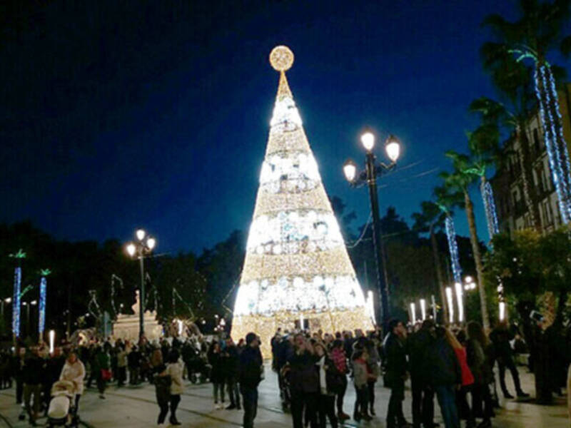 Sevilla estrena iluminación para las Fiestas Navideñas