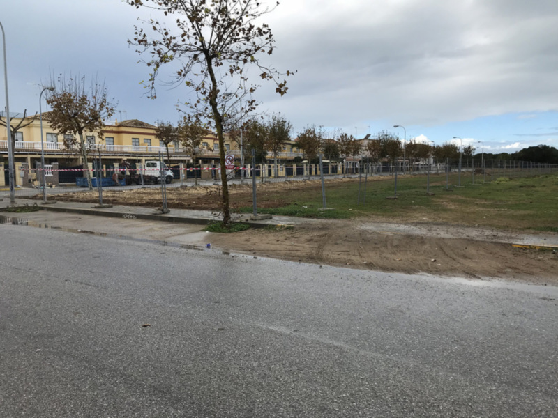 Comienza la primera fase de la adecuación de un espacio urbano para crear un parque público en La Laguna frente a la antigua Depuradora