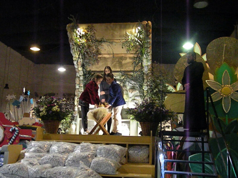 En la carroza del Nacimiento se entronizó la imagen del niño Jesús