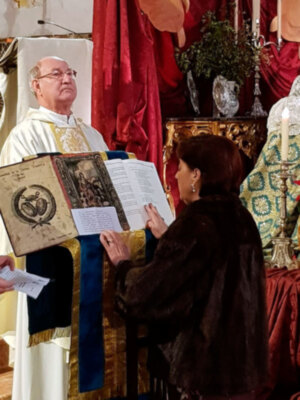 Los nuevos oficiales de la Hermandad de la Divina Pastora de San Antonio juraron sus cargos.