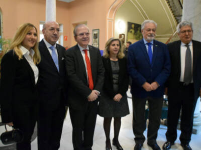 La junta directiva con su presidente tomó posesión en el ateneo Sevillano.