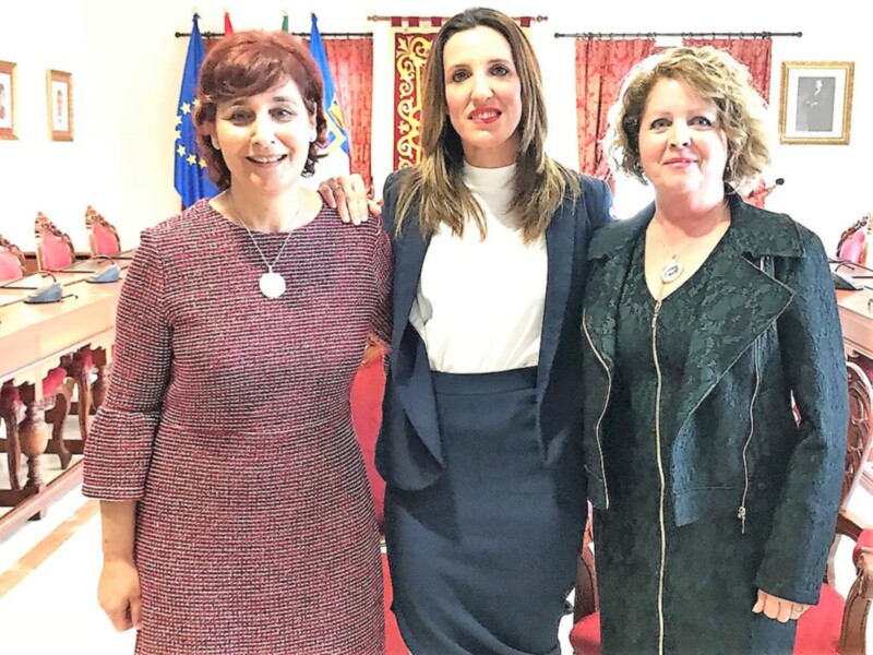 Chipiona reconoce la labor humana y profesional de Rosario Díaz y Carlota Martín en el Día Internacional de las mujeres