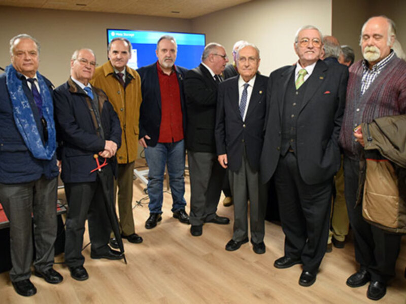 En Triana se celebró el Pregón taurino por Carlos Valera Real.