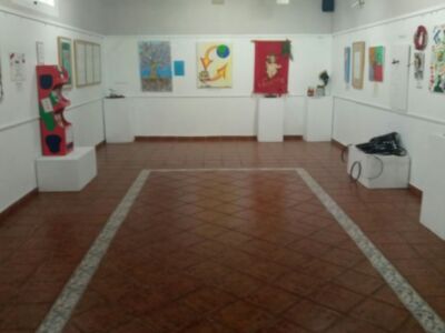 El Chusco abre hoy sus puerta a ‘El arte de lo oculto’ con creaciones de una treintena de personas vinculadas al espacio cultural