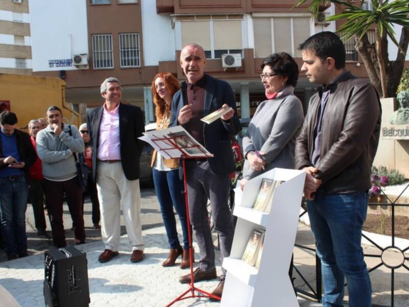 El delegado de Hábitat Urbano, Cultura y Turismo del Ayuntamiento de Sevilla, Antonio Muñoz, quien ha participado ayer en una lectura pública de poema