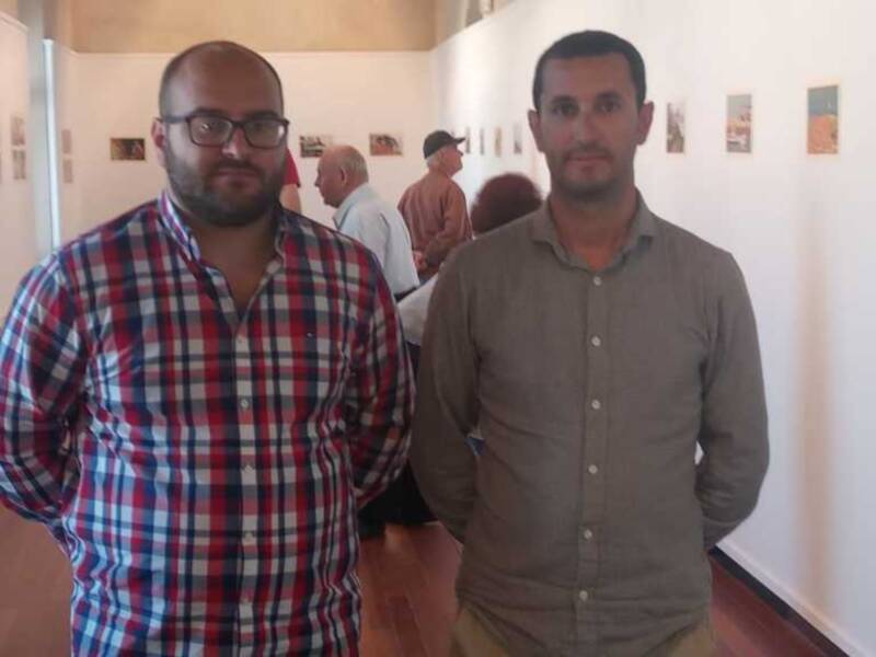 Inaugurada en el Castillo la muestra fotográfica 'Momentos' del chipionero Paco Malia