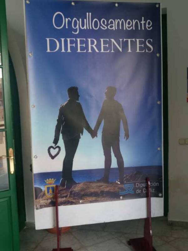 La campaña contra la homofobia y la violencia de género llega hoy al Centro de Salud Tolosa Latour, el edificio Las Palmeras y el Palacio de ferias