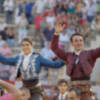 Andy Cartagena y Lea Vicens salen a hombros en la primera de Hogueras