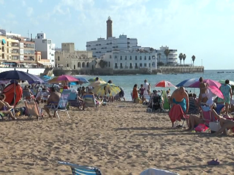 Un acto en el Monumento a la Luz inaugura esta noche oficialmente la temporada alta de playas en Chipiona
