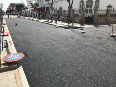 El asfaltado acerca el final de la segunda fase de la rehabilitación de la calle Víctor Pradera