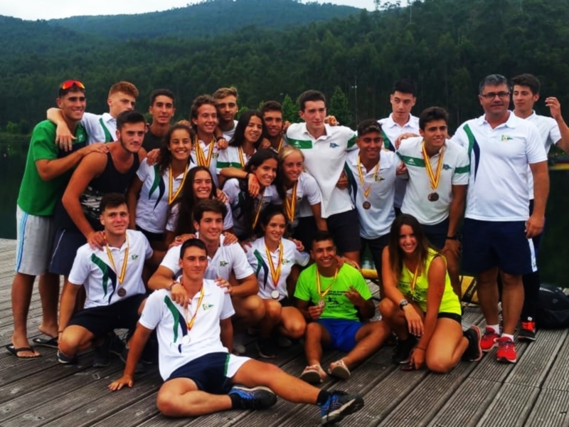 El Club Náutico Sevilla, subcampeón de España absoluto de piragüismo en pista