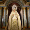 La madre de Dios vestida de blanco en el tiempo estival.