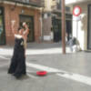 La bailaora que llena los espacios públicos vacíos del centro de Sevilla.